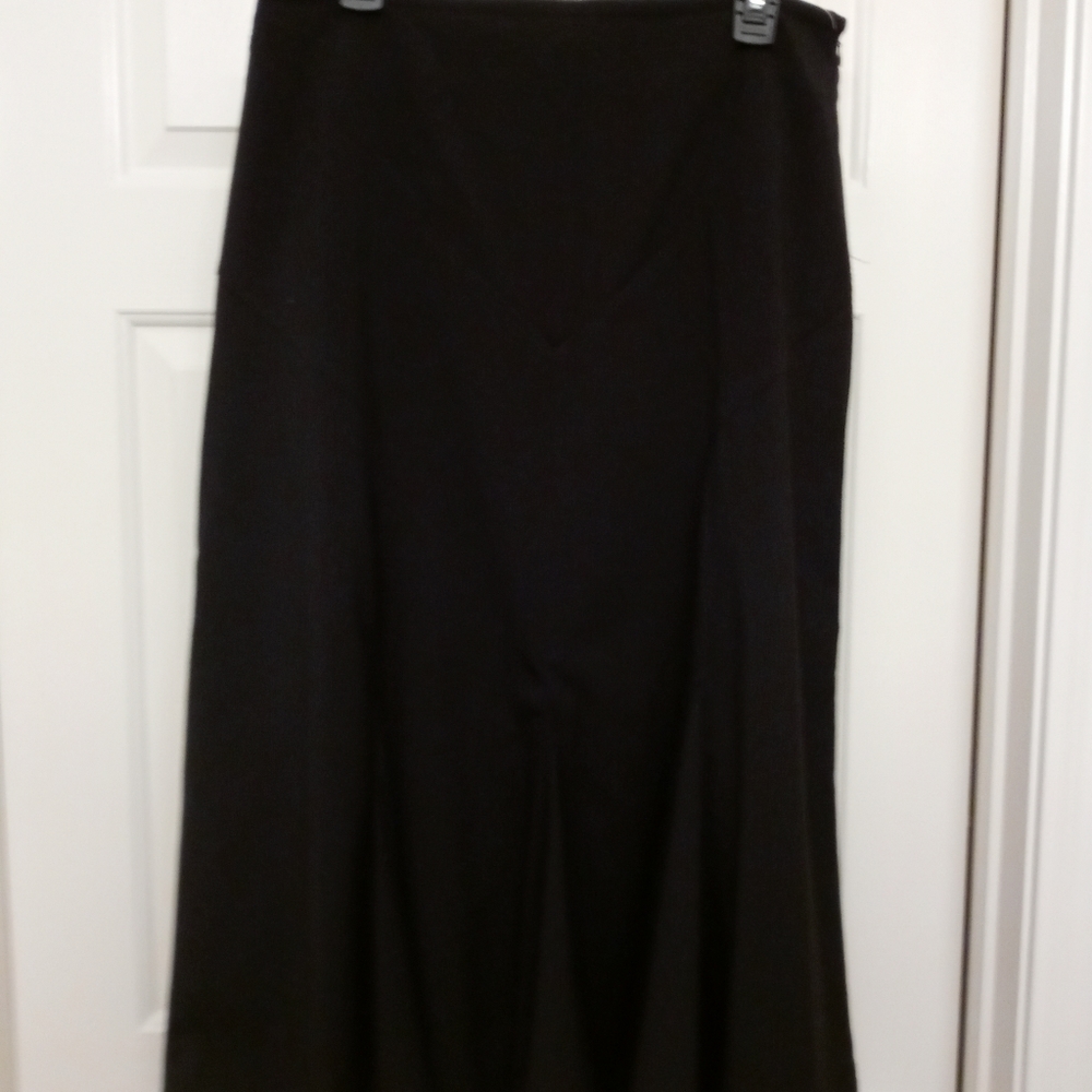 Basic black skirt with flare bottom